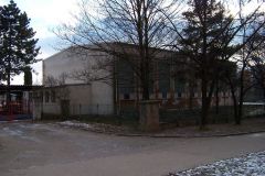 1280px-ZŠ_Jahodová_tělocvična